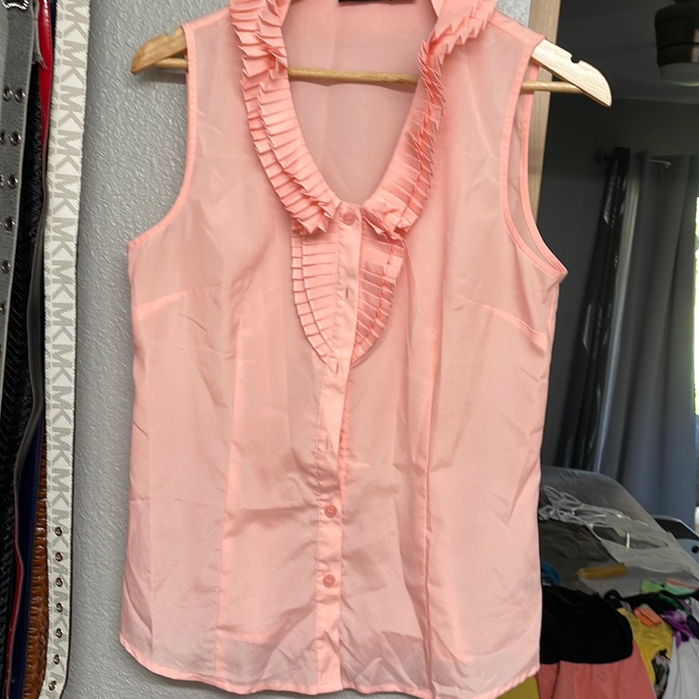 Peach ruffle blouse M